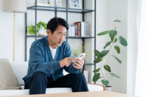 投稿についてもっと詳しく Yさん（50代・男性）忙しい日々でもスマホでサッと健康管理。かさばる健康診断や検査結果をデータで一元管理！